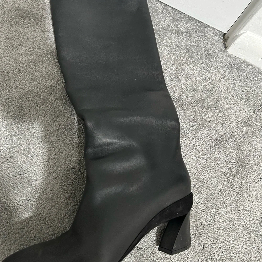 Designer Salvatore Ferragamo leather, knee-high, healed riding boot, size 10.5 - Picture 4 of 4